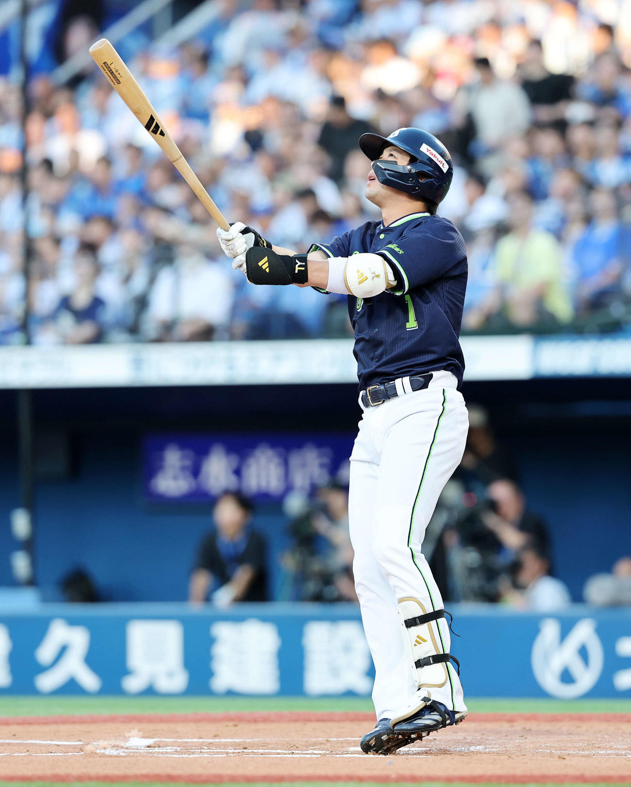 DeNA対ヤクルト　2回表ヤクルト2死、山田は左越えソロ本塁打を放つ（撮影・鈴木正人）
