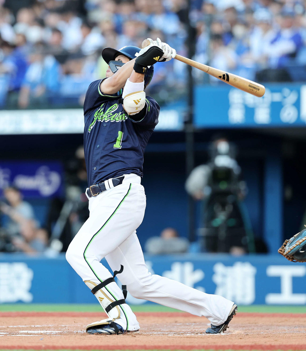 DeNA対ヤクルト　2回表ヤクルト2死、山田は左越えソロ本塁打を放つ（撮影・鈴木正人）
