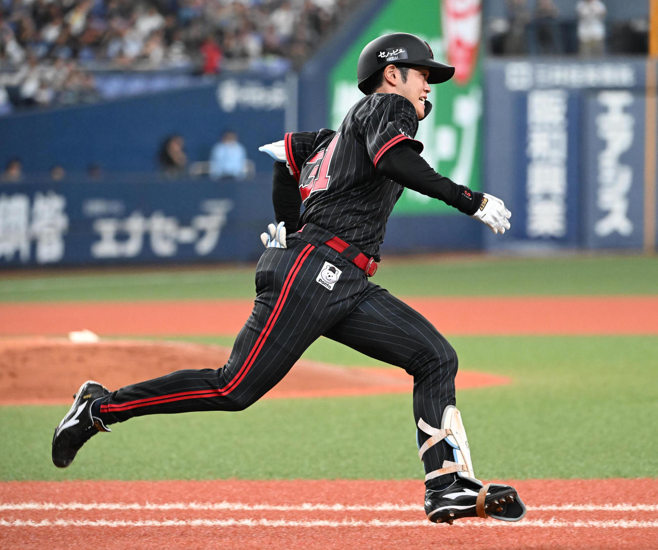 オリックス対西武　5回裏オリックス1死一、三塁、右越えに適時二塁打を放つ太田（撮影・和賀正仁）