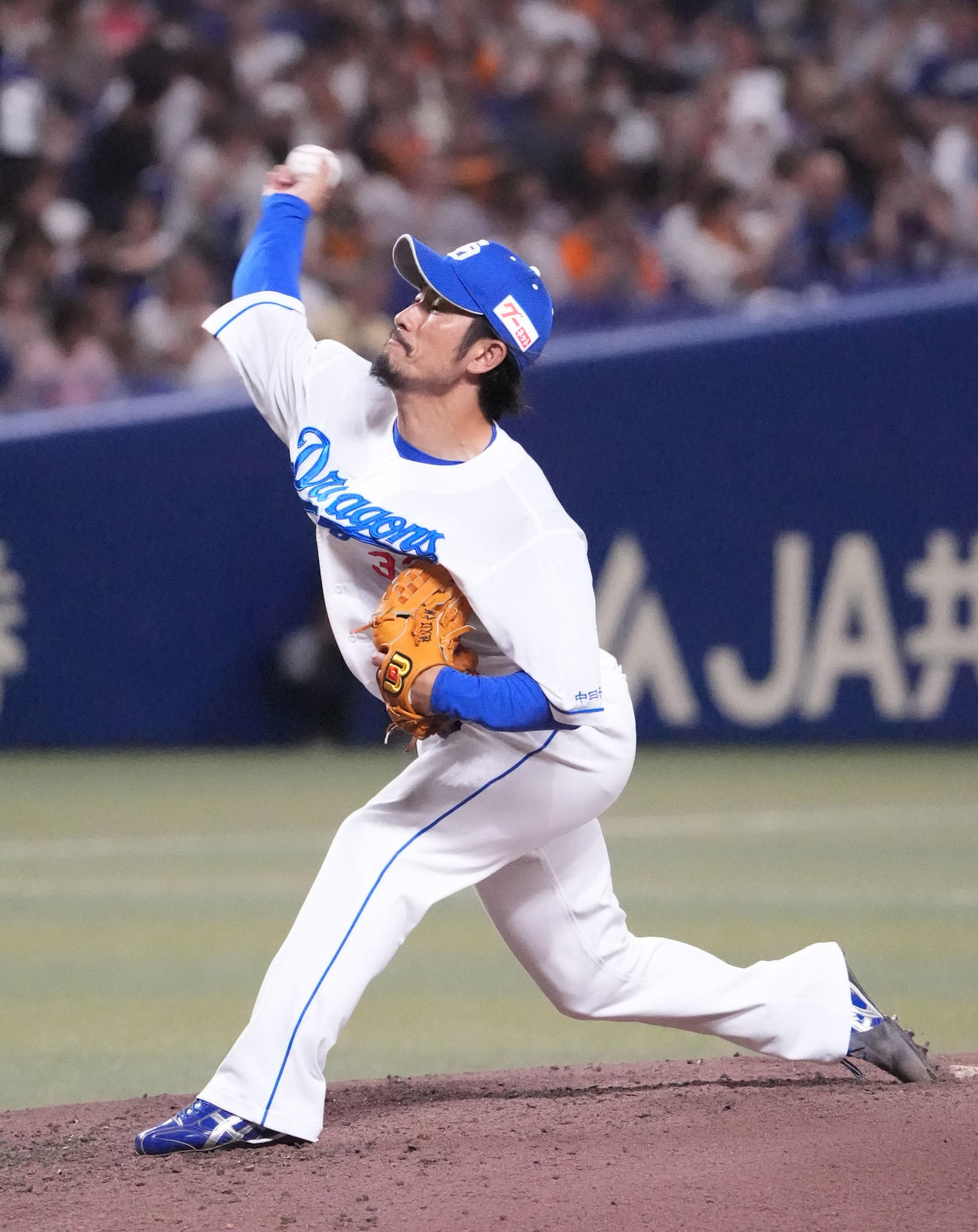 中日対巨人　8回表、中日3番手で登板する祖父江（撮影・森本幸一）