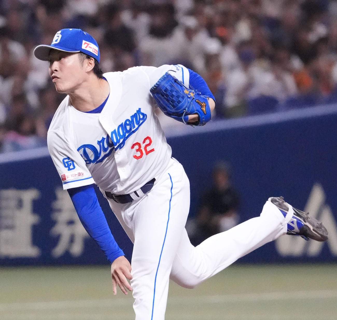 中日対巨人　9回表、中日4番手で登板する伊藤（撮影・森本幸一）