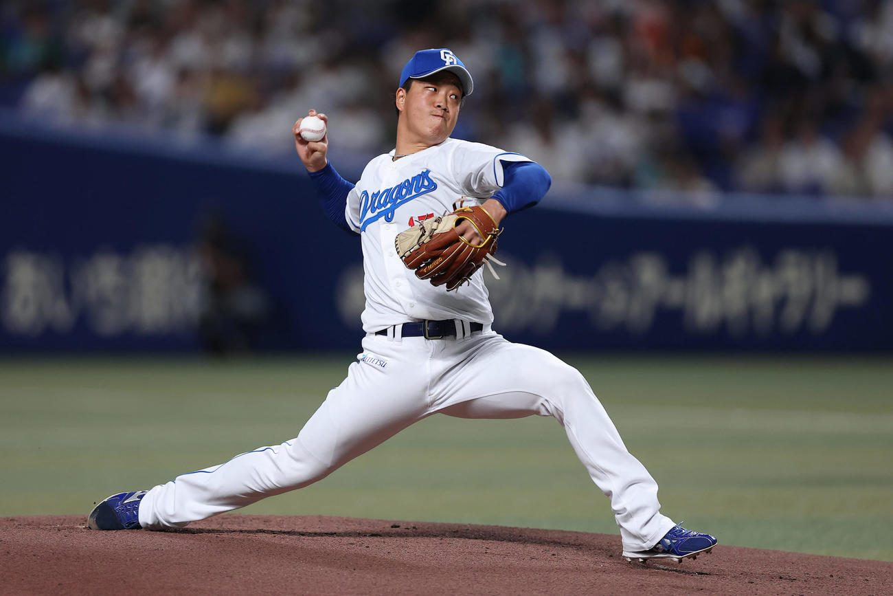 中日対巨人　力投する中日先発の柳（撮影・前田充）