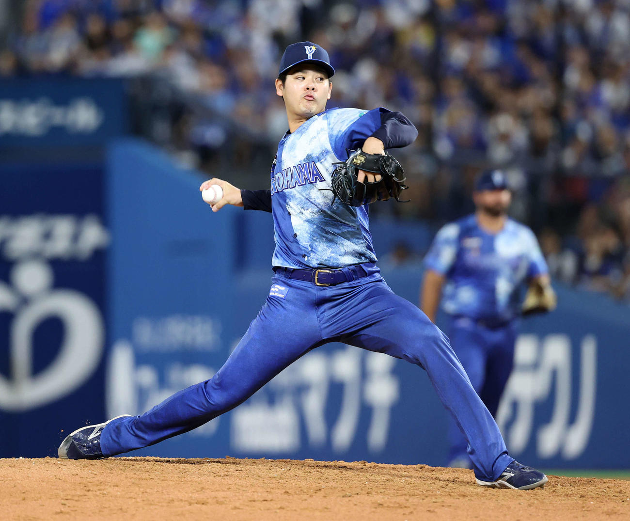 DeNA対ヤクルト　力投するDeNA4番手の宮城（撮影・鈴木正人）