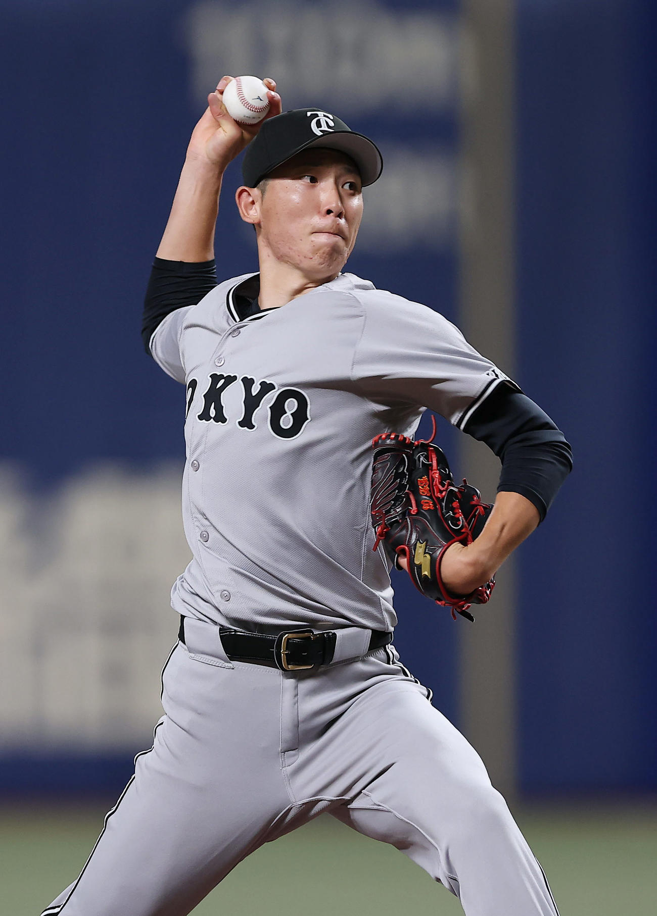 中日対巨人　6回裏、力投する巨人戸郷（撮影・前田充）