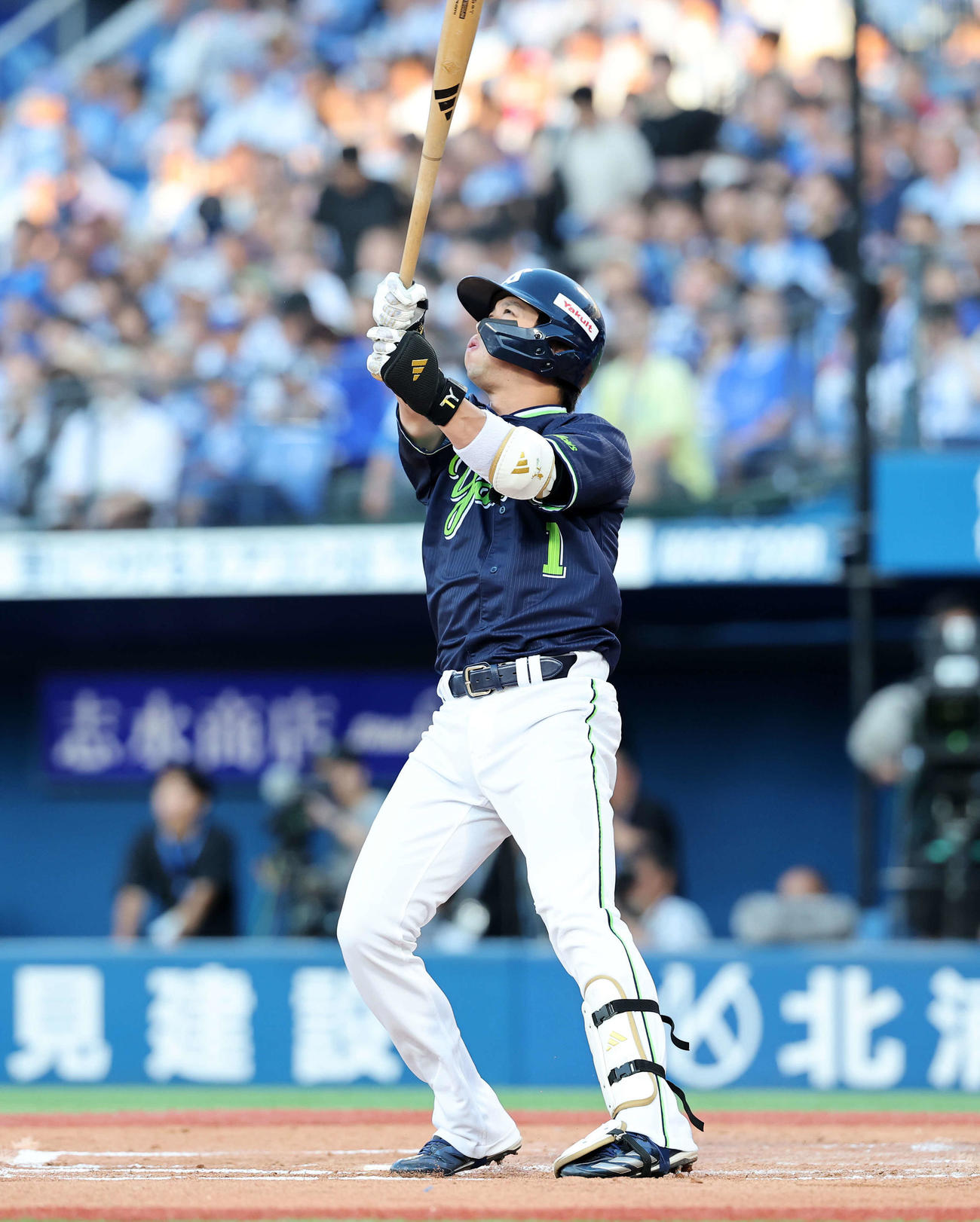DeNA対ヤクルト　2回表ヤクルト2死、山田は左越えソロ本塁打を放つ（撮影・鈴木正人）