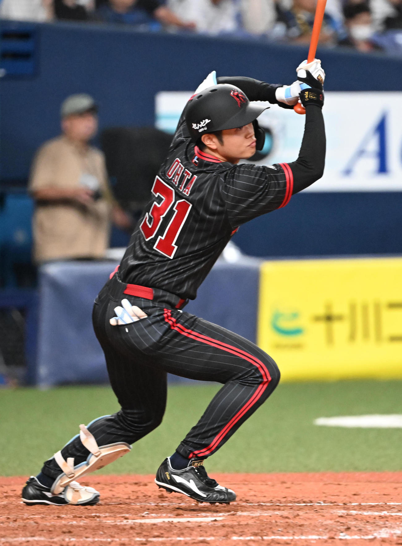 オリックス対西武　5回裏オリックス1死一、三塁、右越えに適時二塁打を放つ太田（撮影・和賀正仁）