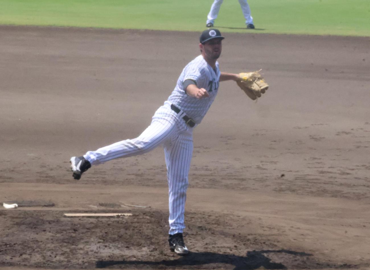 シート打撃に登板した阪神ハートウィグ（撮影・塚本光）