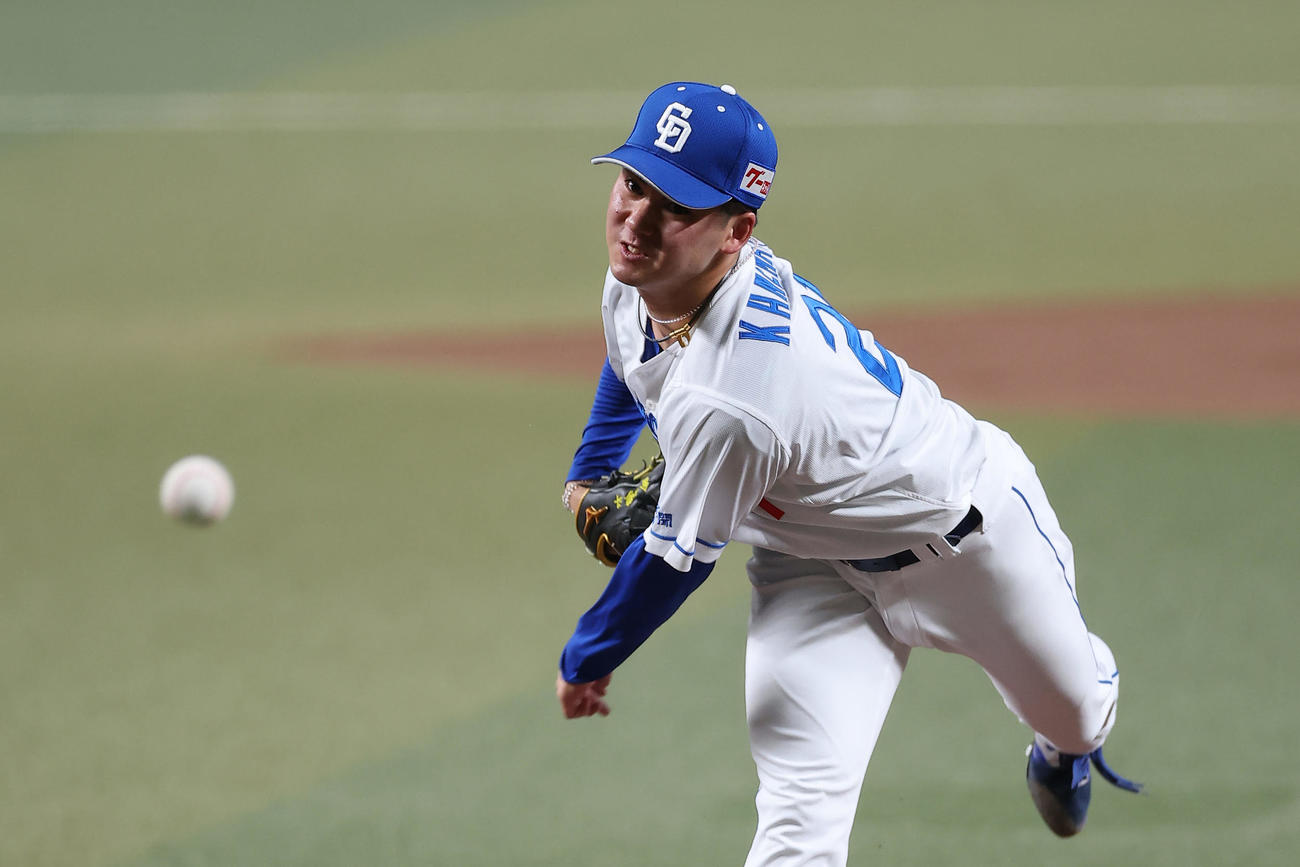 中日対巨人　力投する中日先発の金丸（撮影・前田充）