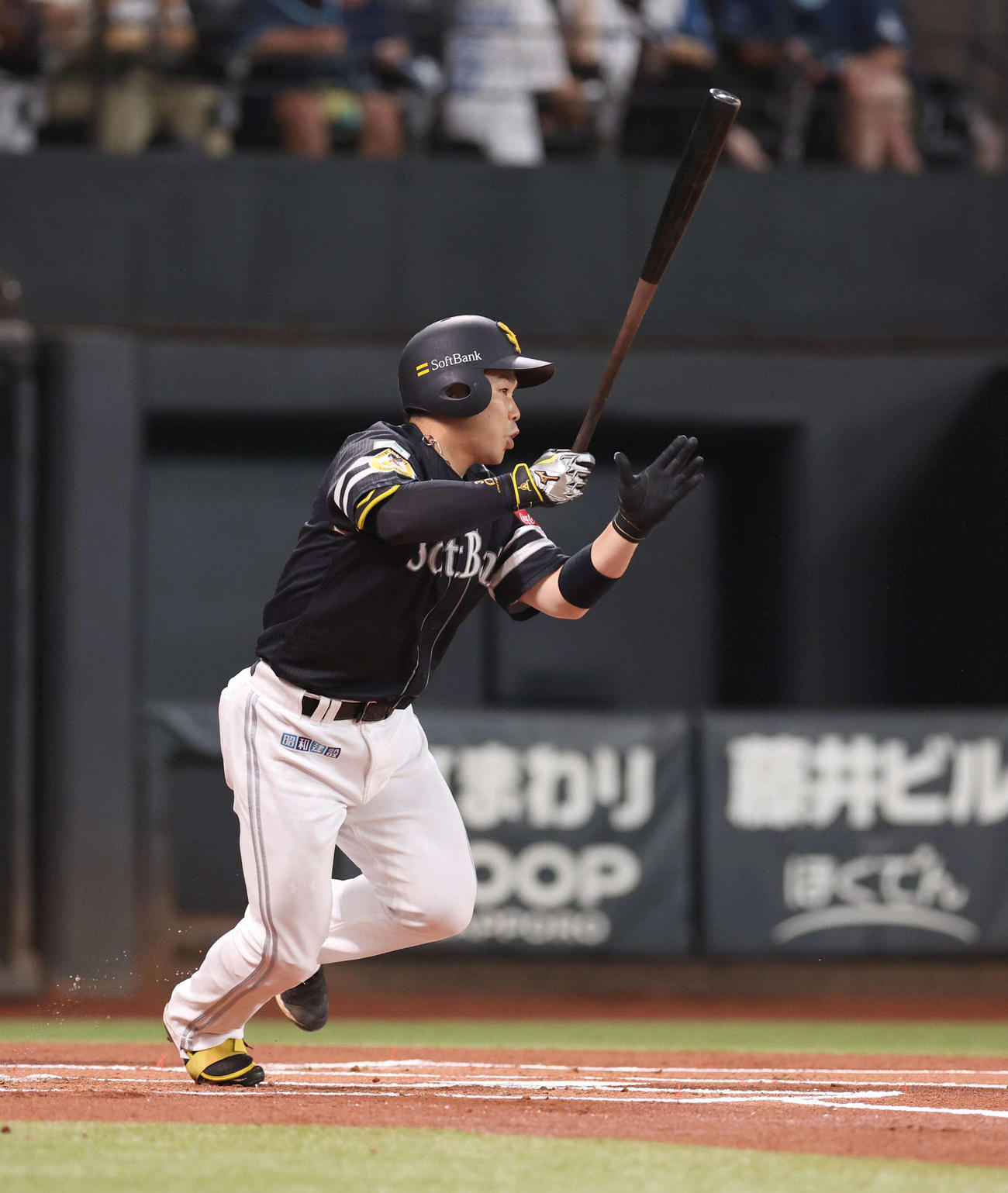 日本ハム対ソフトバンク　1回表ソフトバンク1死三塁、近藤健介の二ゴロの間に三塁走者が生還（撮影・黒川智章）