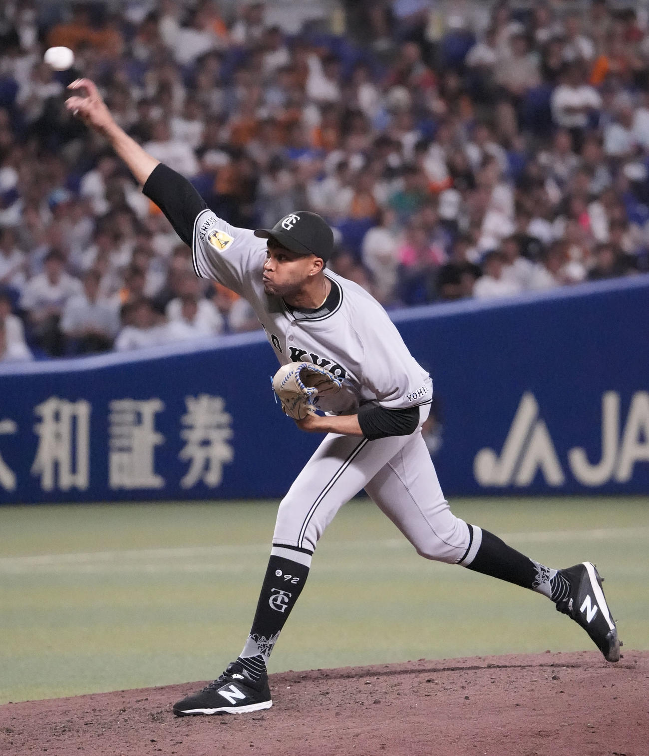 中日対巨人　9回裏、巨人7番手で登板するマルティネス（撮影・森本幸一）
