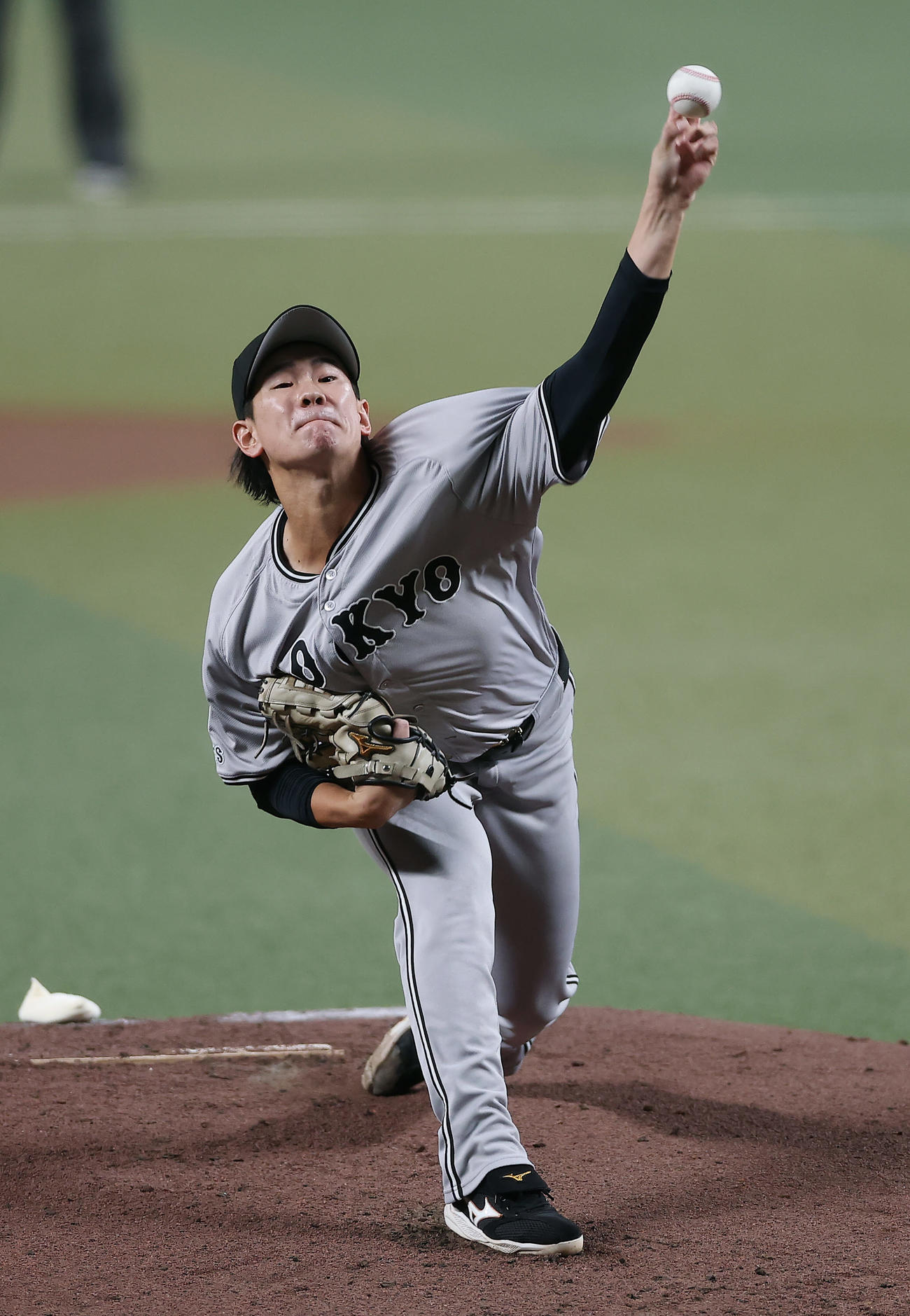 中日対巨人　力投する巨人先発の井上（撮影・前田充）