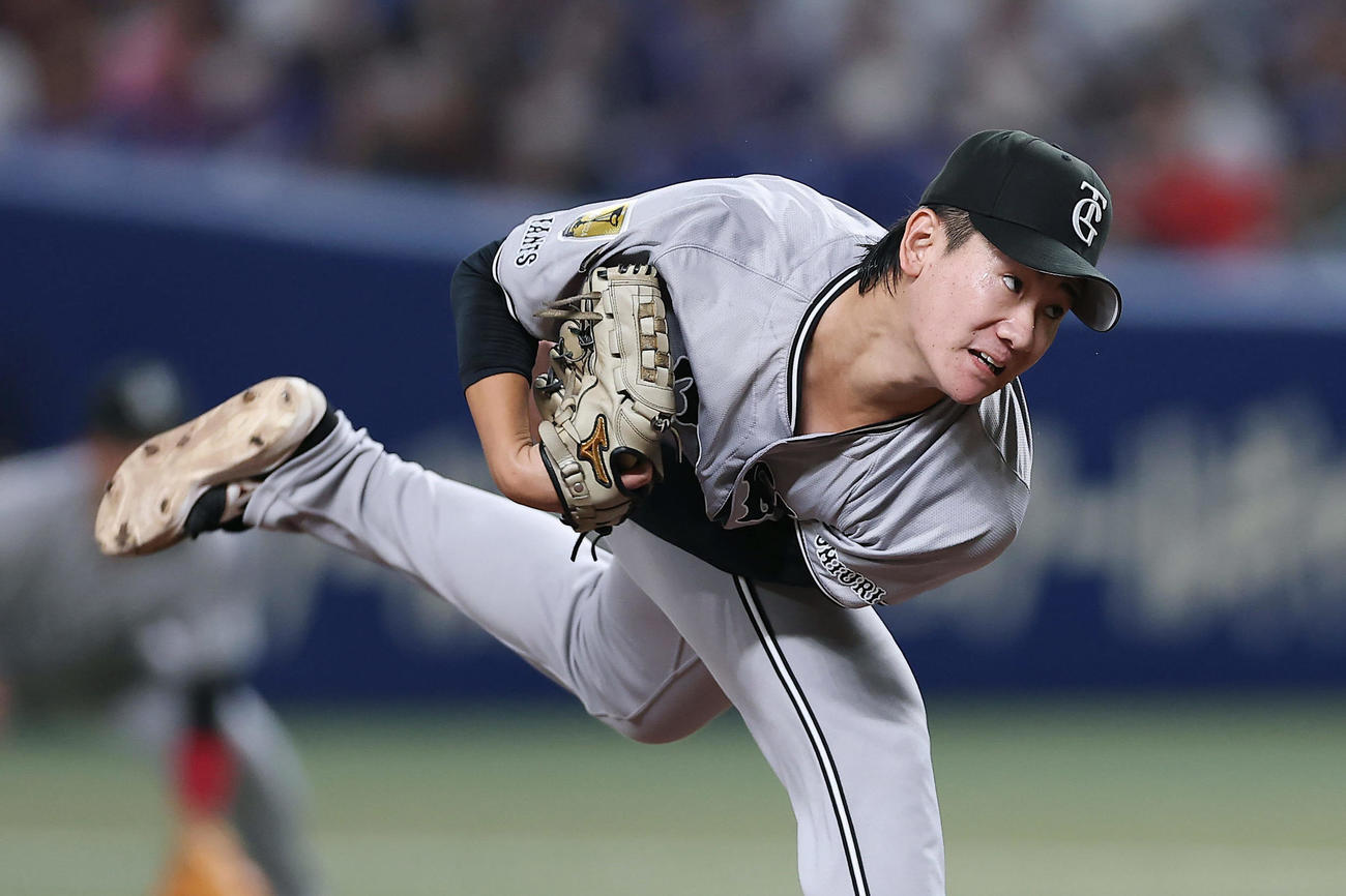 中日対巨人　力投する巨人先発の井上（撮影・前田充）