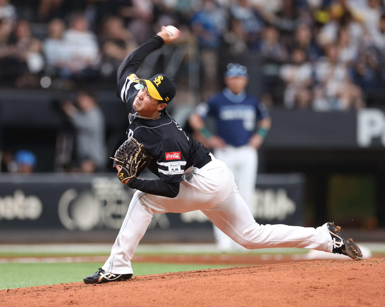日本ハム対ソフトバンク　6回に登板の尾形（撮影・黒川智章）