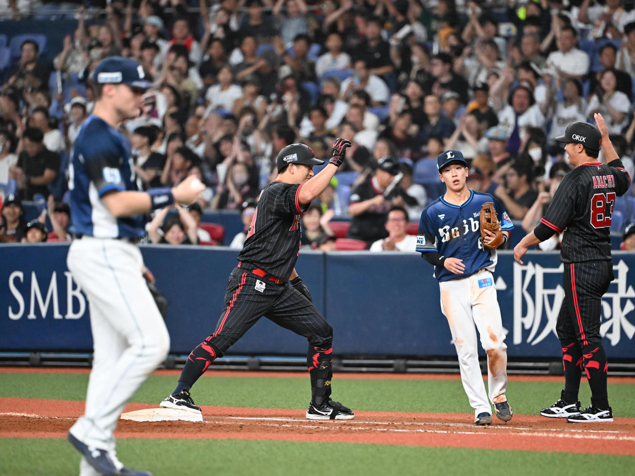 オリックス対西武　5回裏オリックス2死二塁、中前適時打を放った杉本（撮影・和賀正仁）