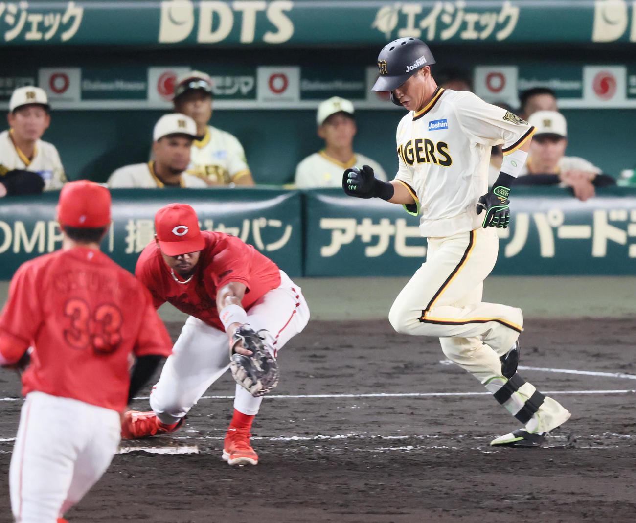阪神対広島　7回裏阪神1死、代打木浪は三ゴロに倒れる（撮影・加藤哉）