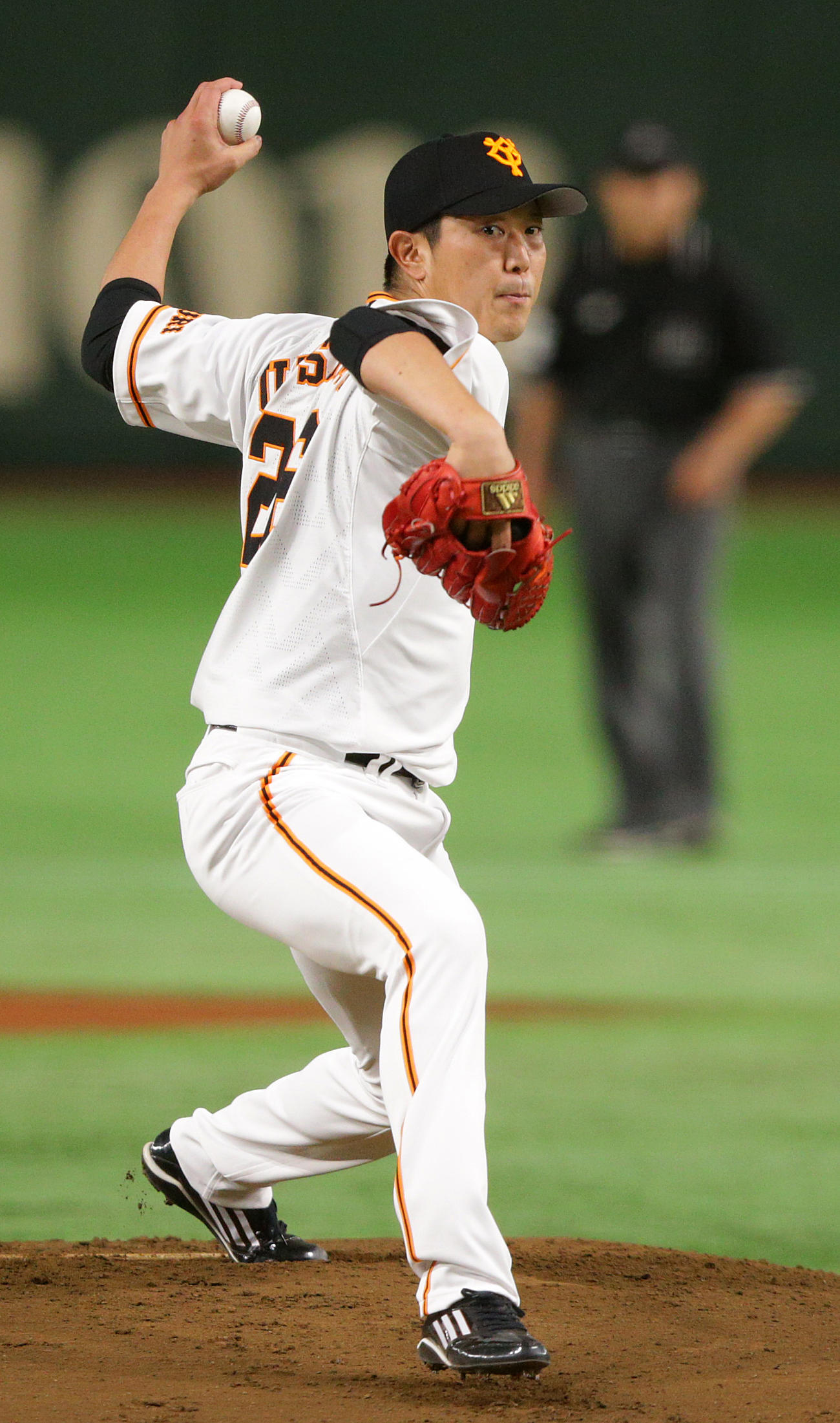 力投する巨人内海哲也（17年4月撮影）