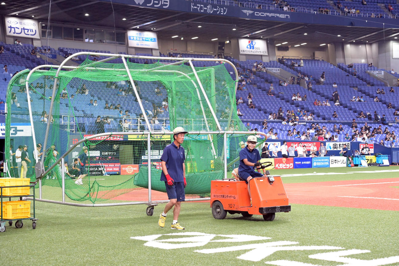 オリックス対日本ハム　フリー打撃は行わずケージは撤収された（撮影・和賀正仁）