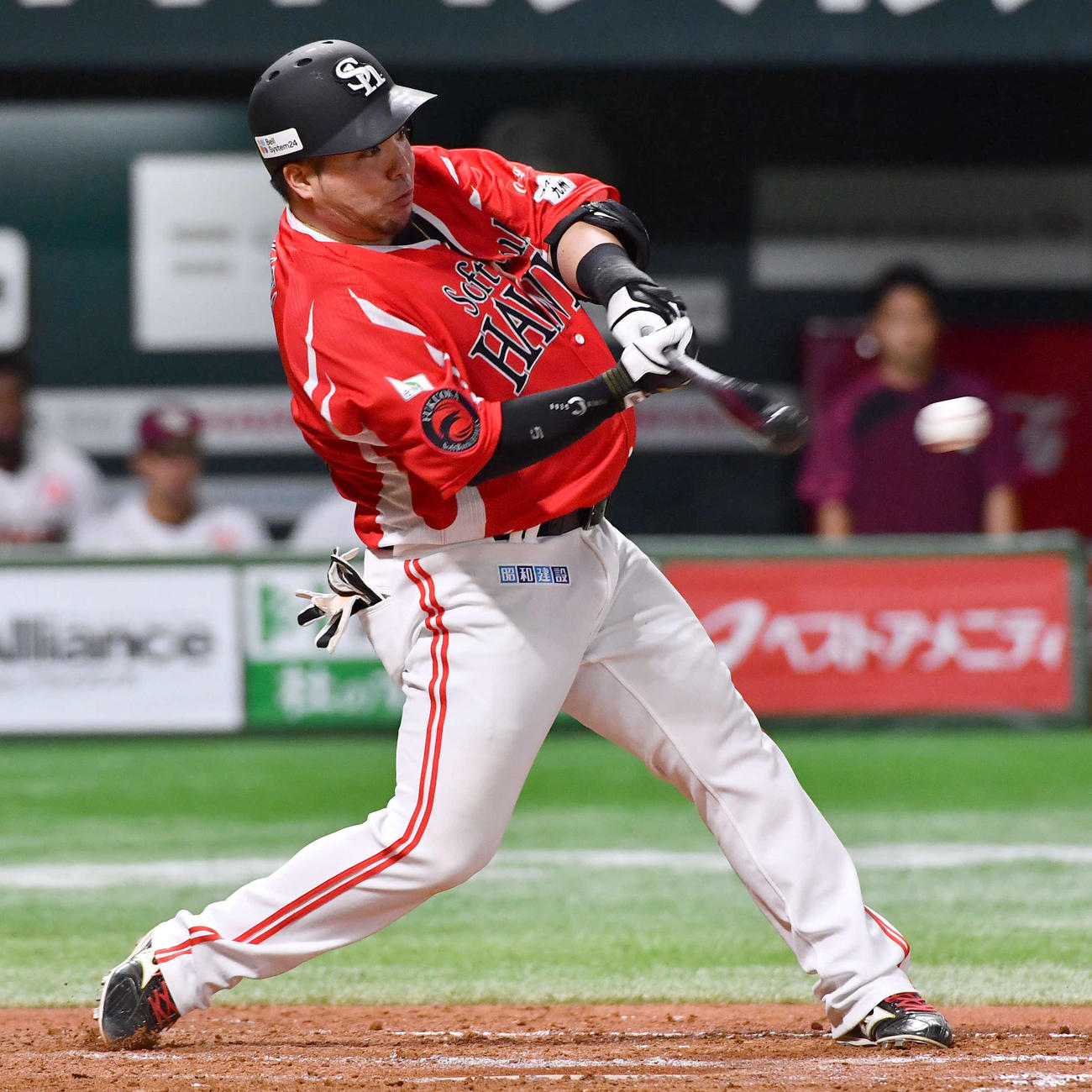 ソフトバンク対楽天　5回裏ソフトバンク1死一、二塁、山川は左前安打を放つ（撮影・岩下翔太）