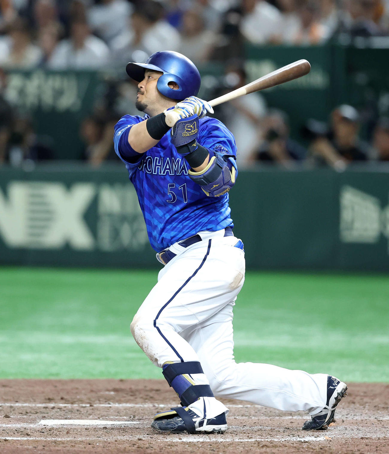 巨人対DeNA 5回表DeNA1死一、三塁、宮崎は中前適時打を放つ（撮影・鈴木正人）