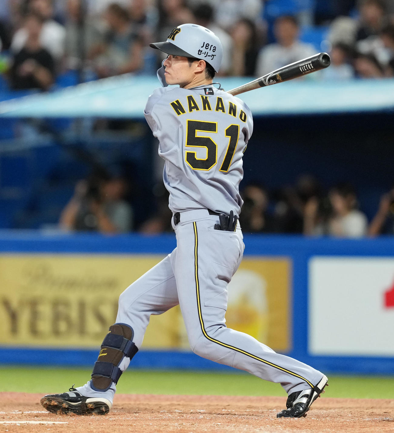 ヤクルト対阪神　3回表阪神無死、左前打を放つ中野（撮影・清水貴仁）