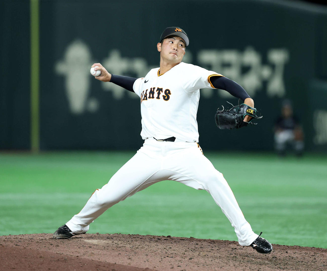 巨人対DeNA　力投する巨人3番手の菊地（撮影・鈴木正人）