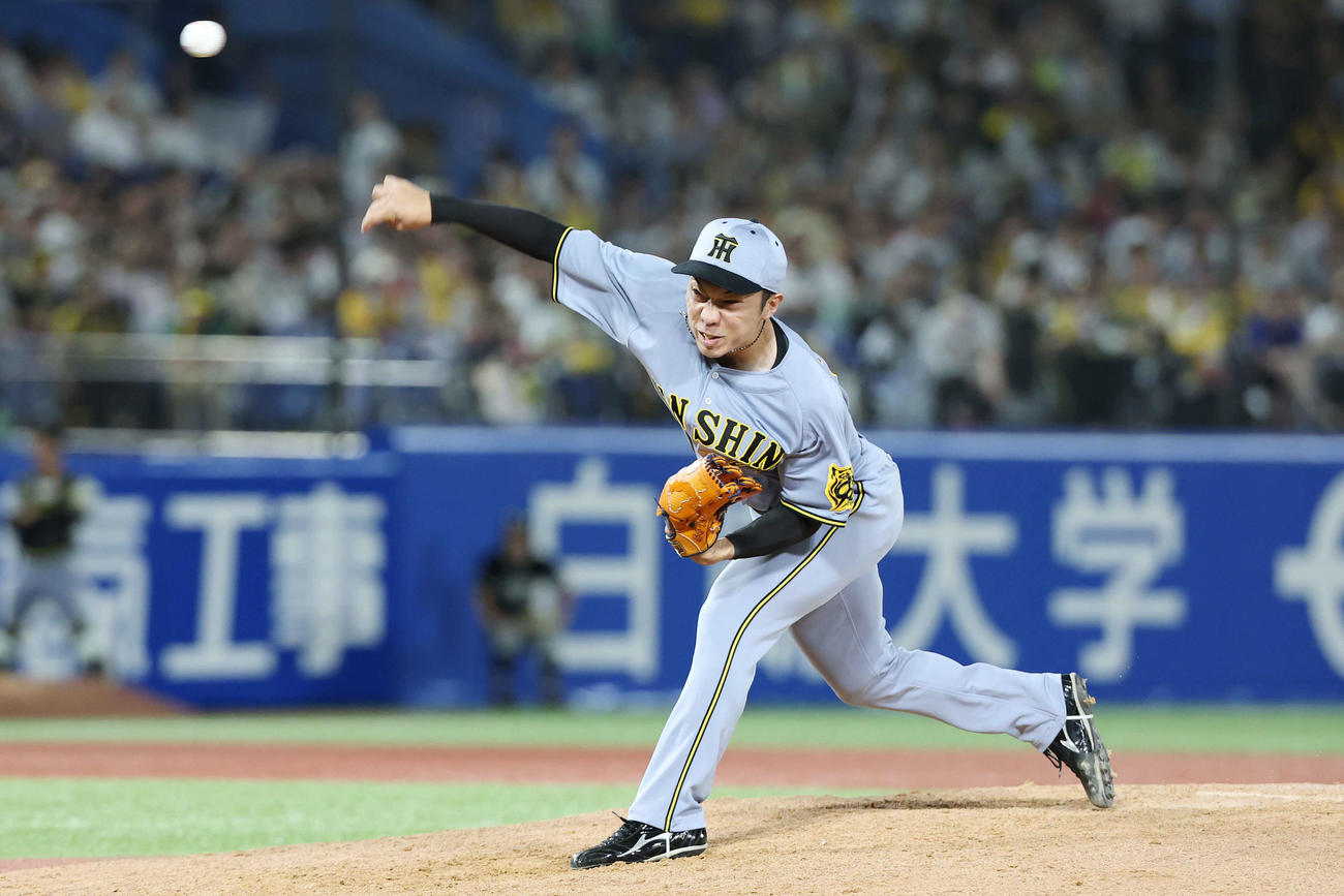 ヤクルト対阪神　阪神2番手の石井（撮影・宮地輝）