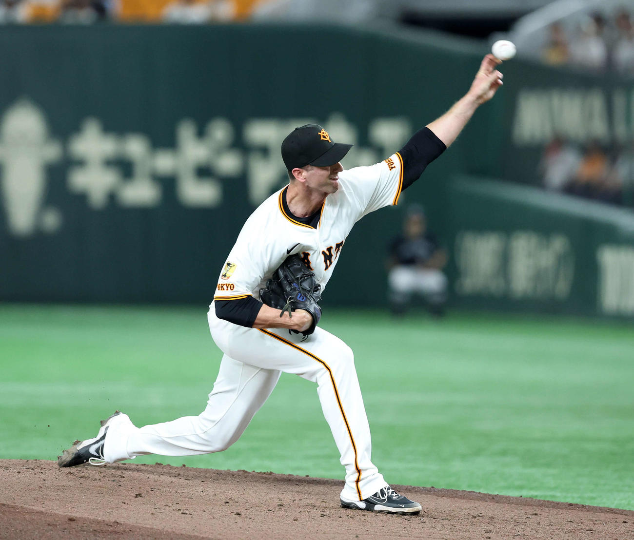 巨人対DeNA　力投する巨人先発のグリフィン（撮影・鈴木正人）