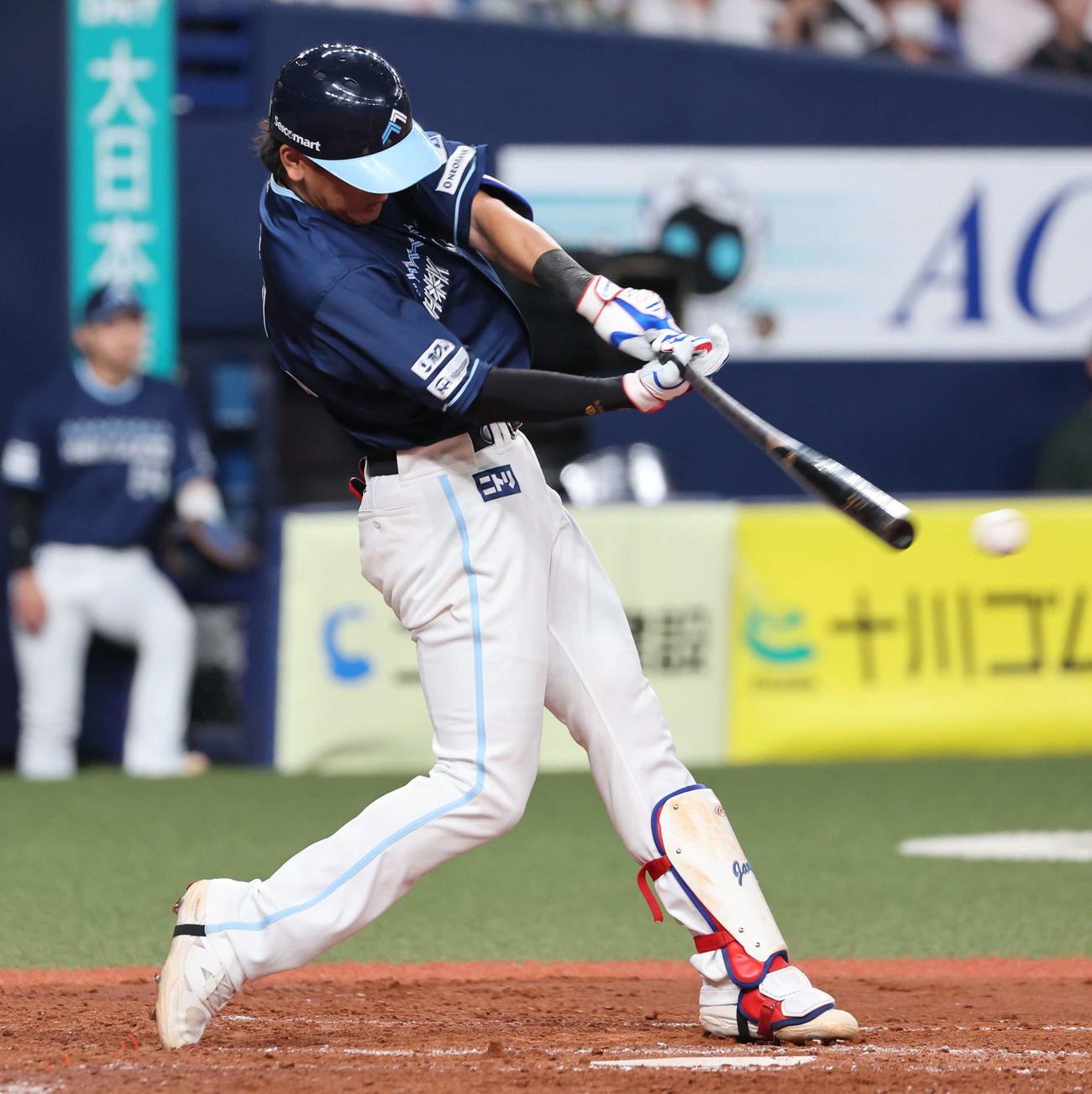 オリックス対日本ハム　4回表日本ハム2死二塁、野村は左前適時打を放つ（撮影・西尾就之）