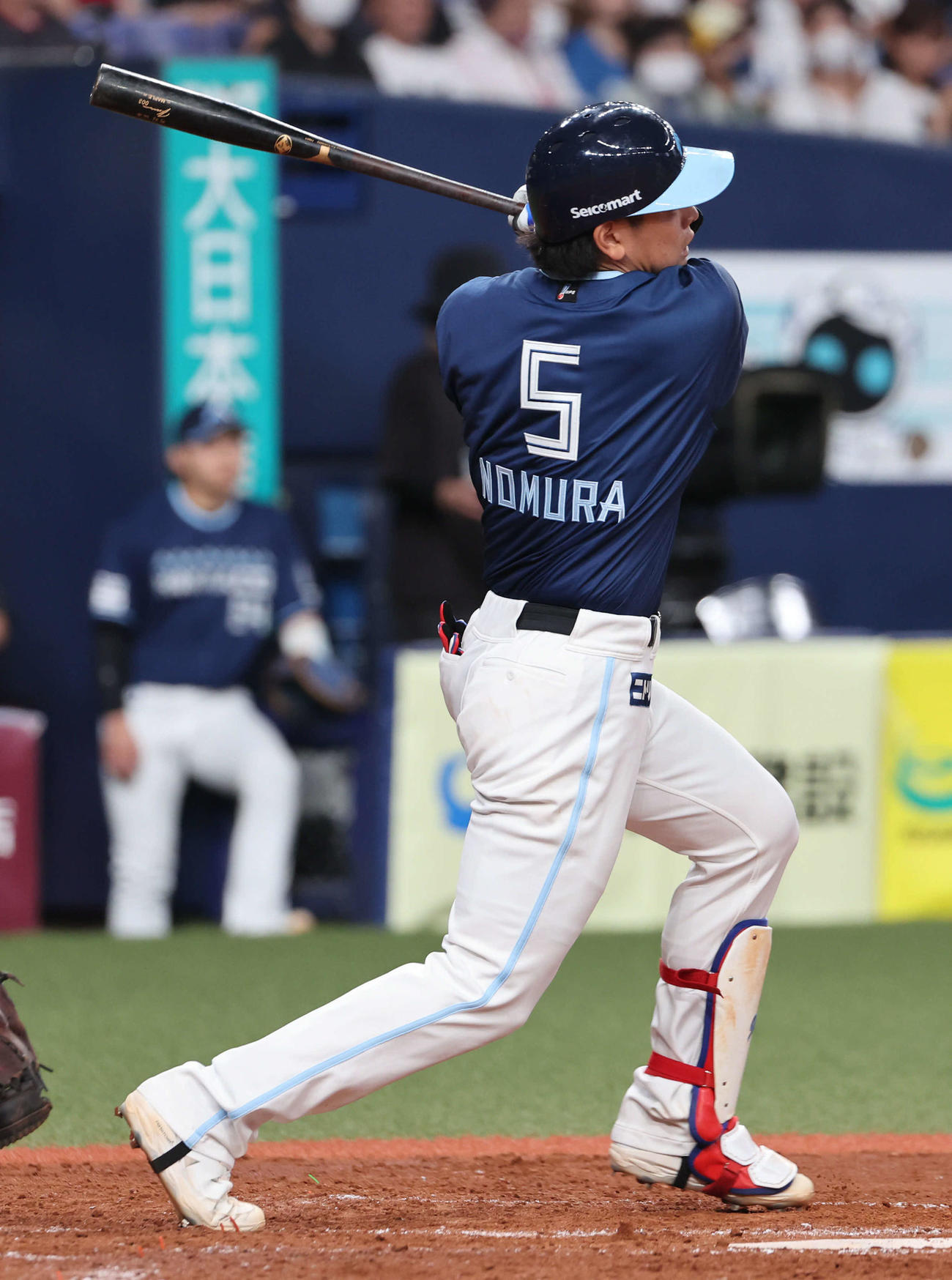 オリックス対日本ハム　4回表日本ハム2死二塁、野村は左前適時打を放つ（撮影・西尾就之）