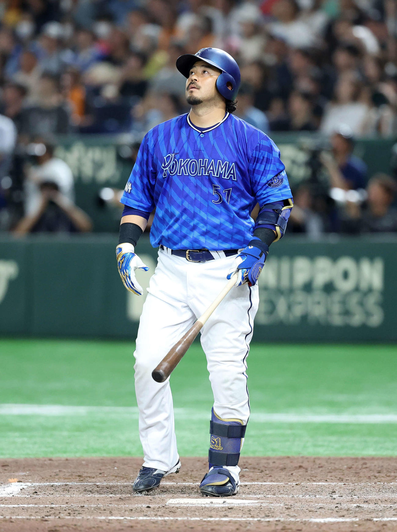 巨人対DeNA 5回表DeNA無死一塁、宮崎は左越え2点本塁打を放つ（撮影・鈴木正人）