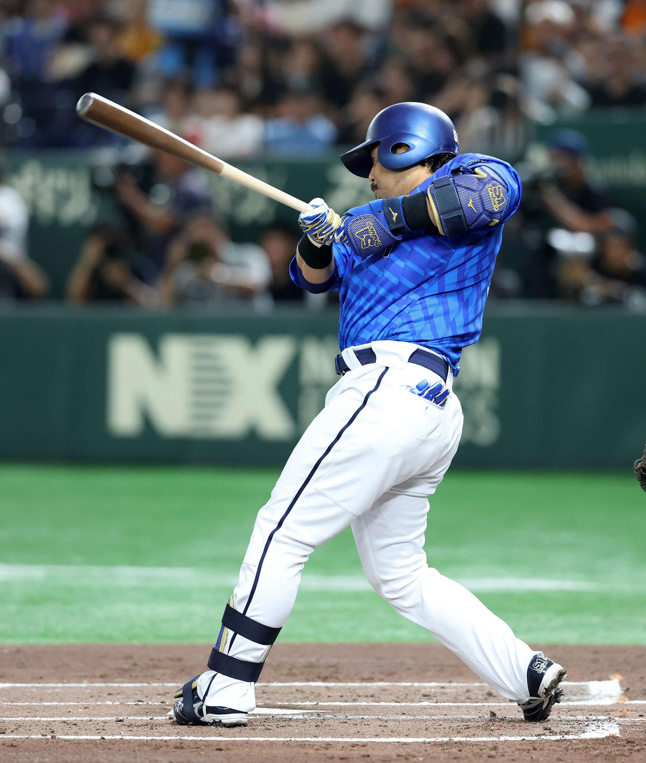 巨人対DeNA 1回表DeNA2死三塁、宮崎は遊内野適時打を放つ（撮影・鈴木正人）