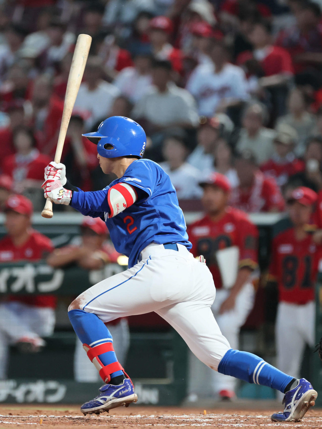 広島対中日　4回表中日2死満塁、田中は右2点適時打を放つ（撮影・加藤孝規）