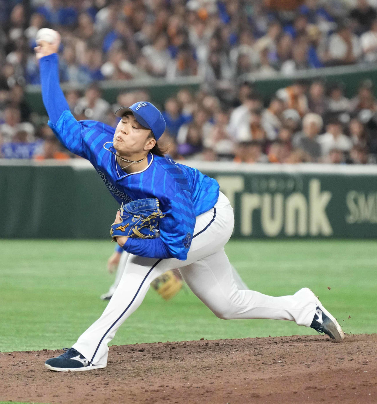 巨人対DeNA DeNA4番手で登板した入江（撮影・小沢裕）
