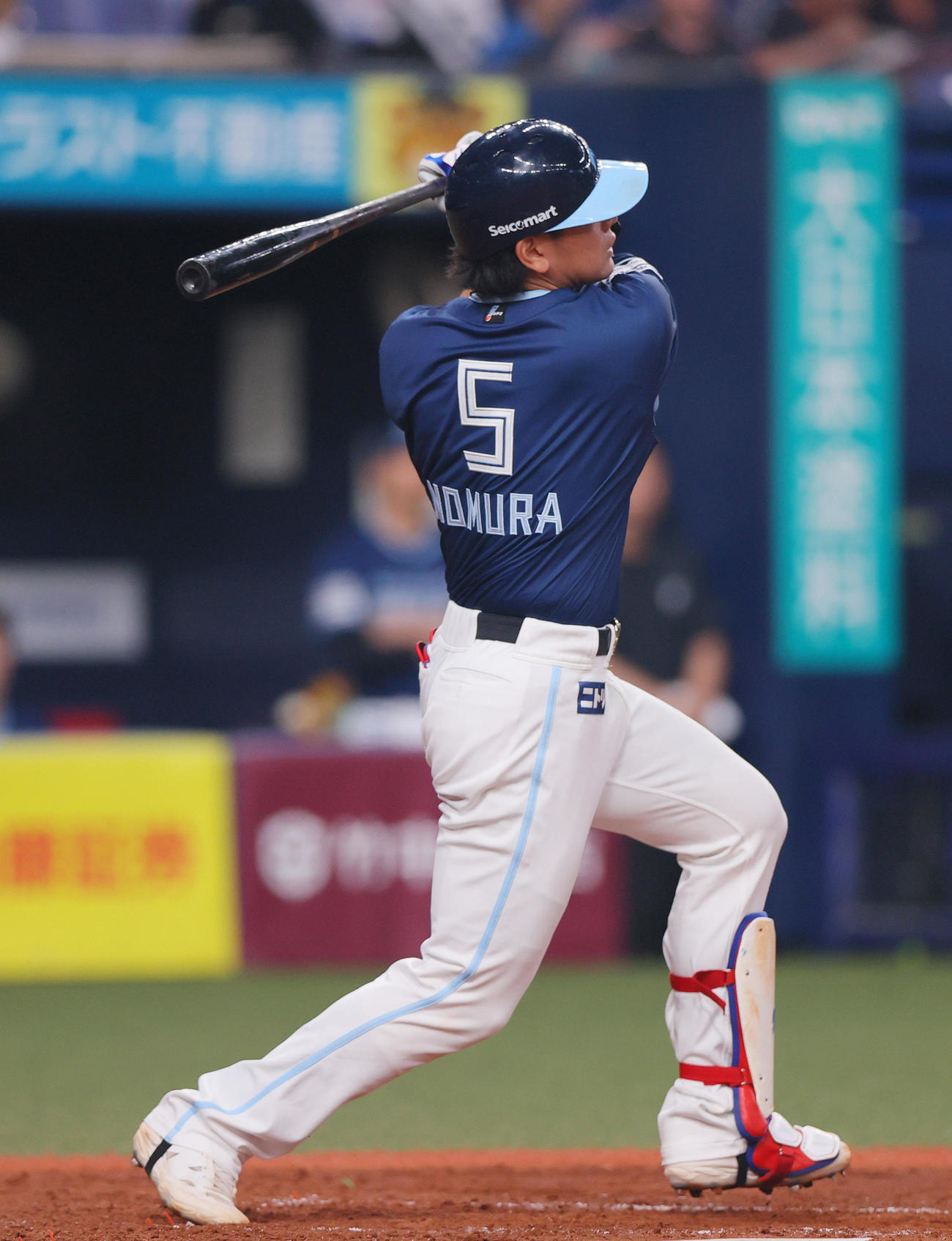 オリックス対日本ハム　4回表日本ハム無死、野村は左越え本塁打を放つ（撮影・上山淳一）
