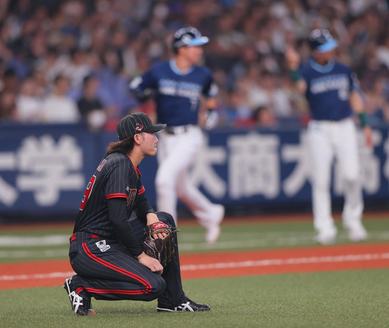 オリックス対日本ハム　4回表日本ハム2死一塁、片山はレイエスに中越え2点本塁打を浴びる（撮影・上山淳一）