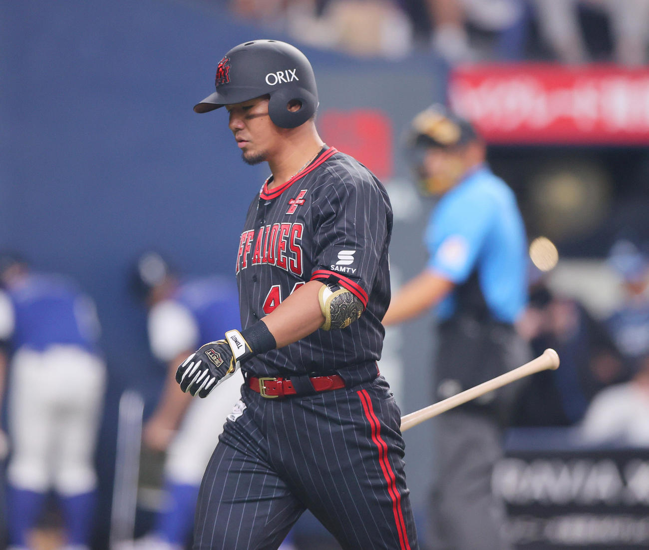 オリックス対日本ハム　5回裏オリックス2死一、二塁、頓宮は空振り三振に倒れる（撮影・上山淳一）