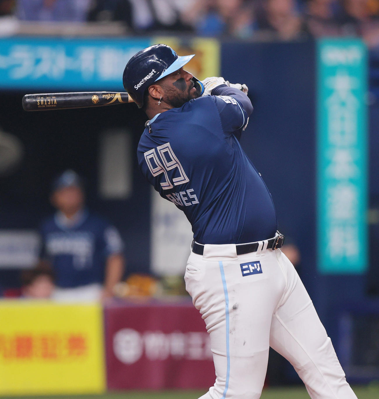 オリックス対日本ハム　4回表日本ハム2死一塁、レイエスは中越え2点本塁打を放つ（撮影・上山淳一）