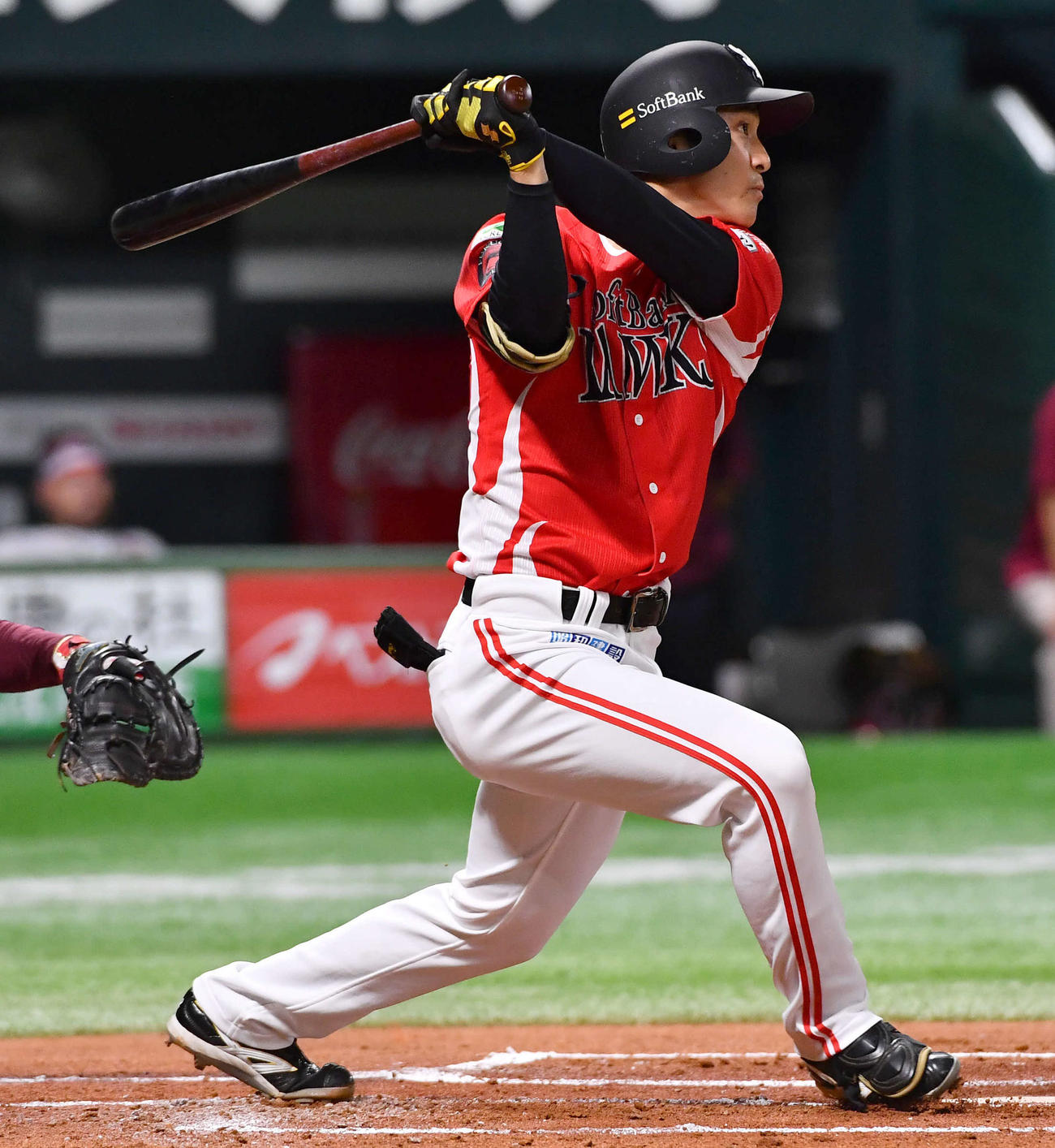 ソフトバンク対楽天　1回裏ソフトバンク1死、柳町は先制の中越え本塁打を放つ（撮影・岩下翔太）