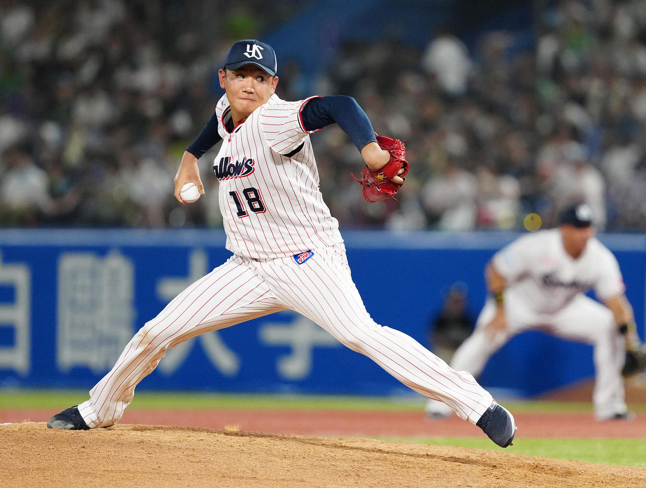 ヤクルト対阪神　先発し力投するヤクルト奥川（撮影・鈴木みどり）