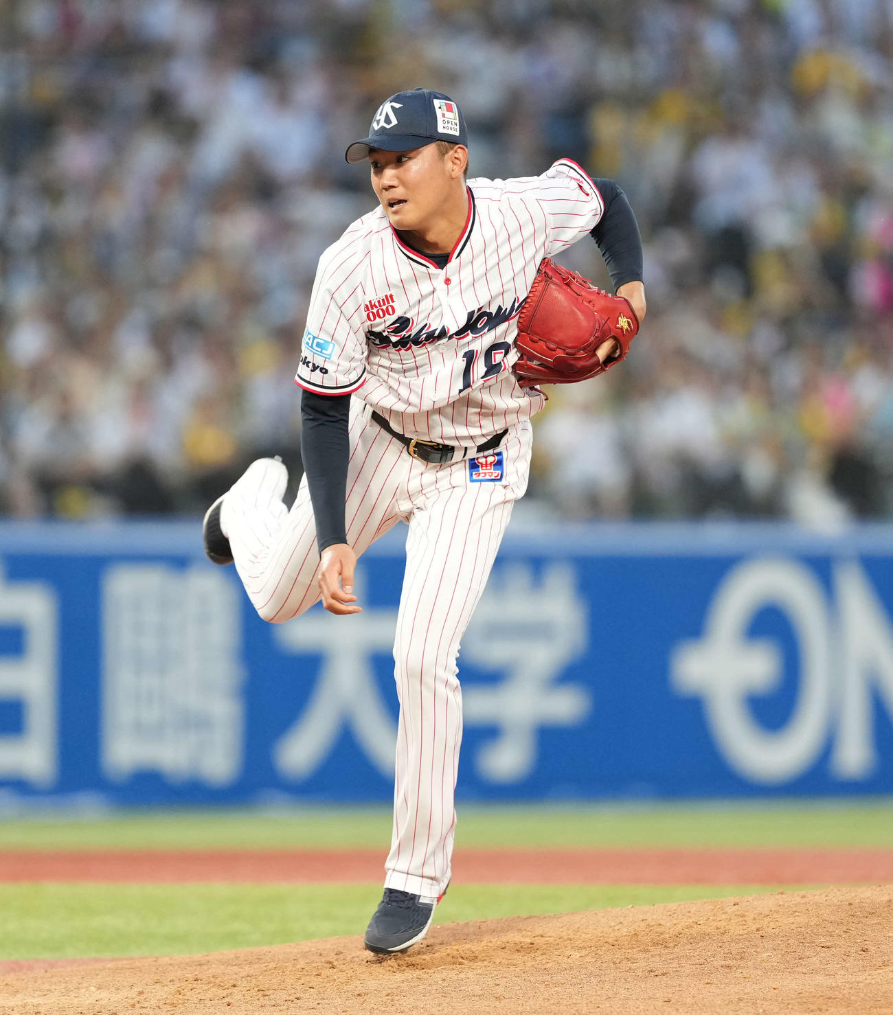 ヤクルト対阪神　力投するヤクルト奥川（撮影・井上学）