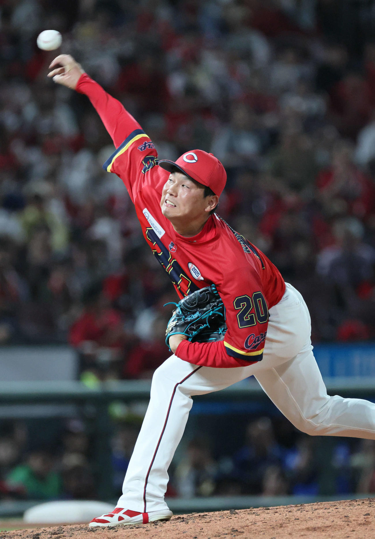 広島対中日　8回表中日、広島3番手の栗林（撮影・加藤孝規）