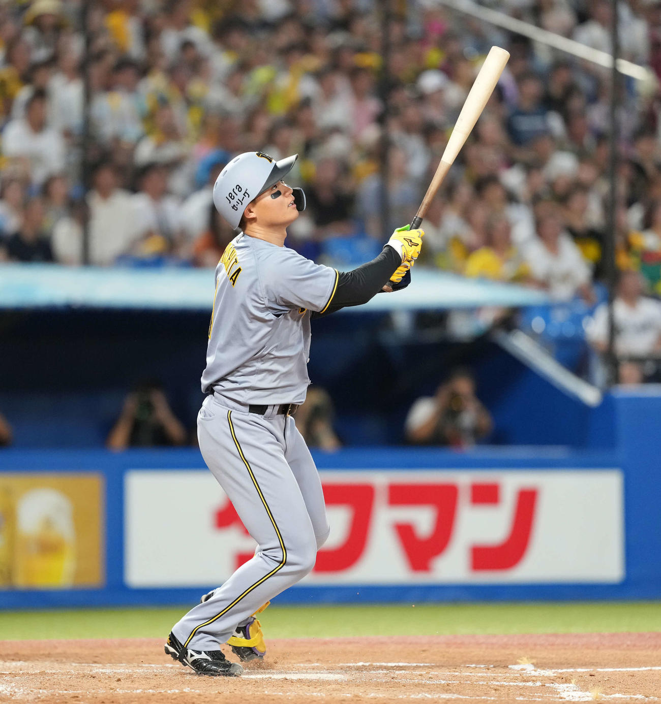ヤクルト対阪神　3回表阪神2死、三塁打を放つ森下（撮影・井上学）