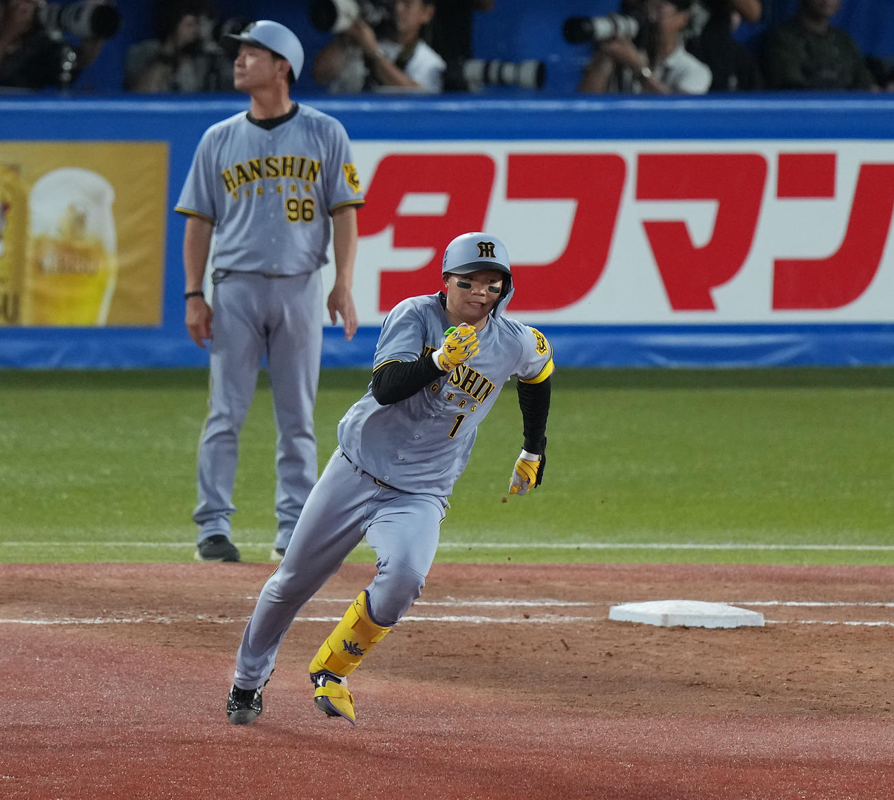 ヤクルト対阪神　3回表阪神2死、右前に三塁打を放った森下（撮影・たえ見朱実）