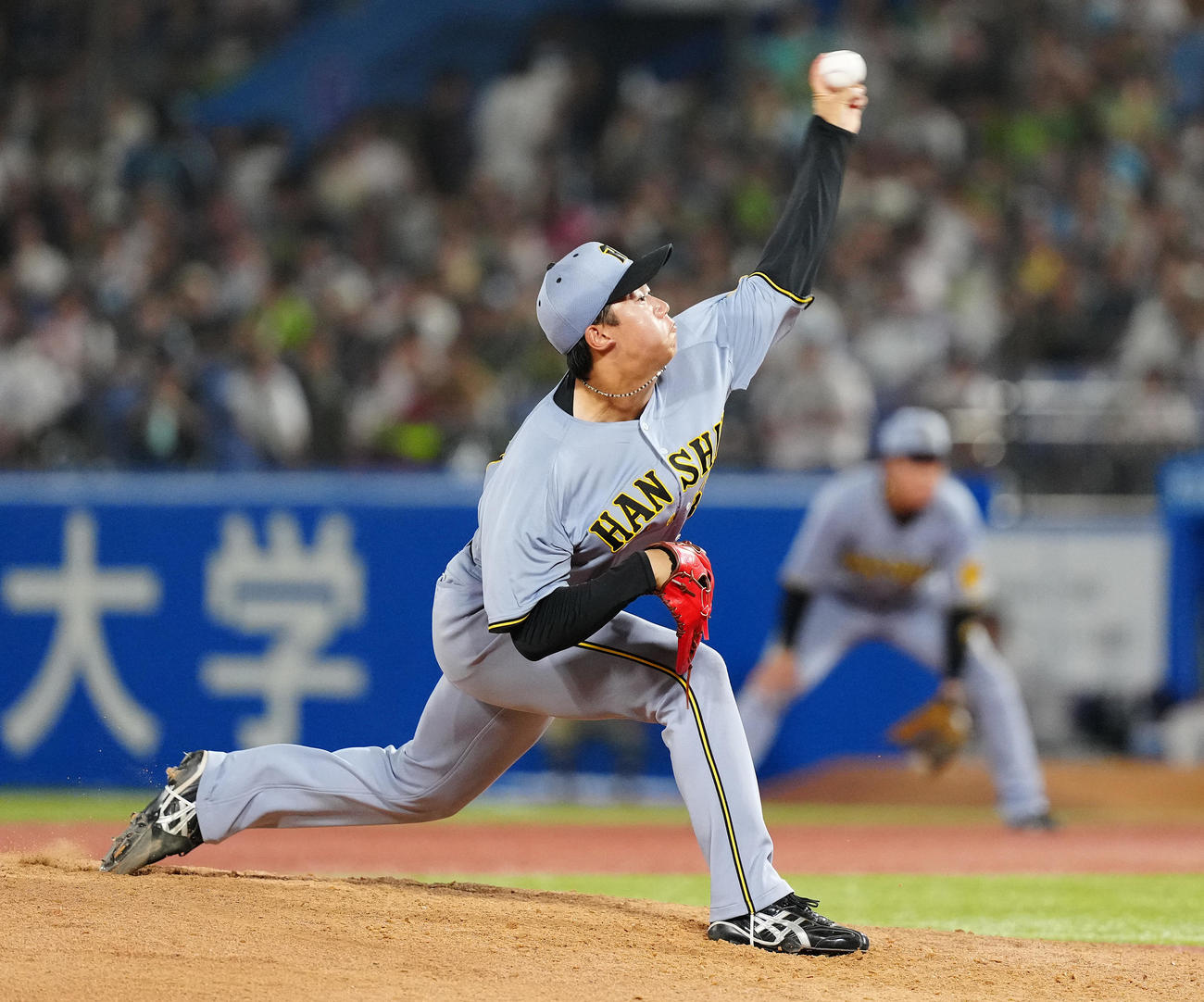 ヤクルト対阪神　5回裏から2番手で登板した阪神門別（撮影・鈴木みどり）