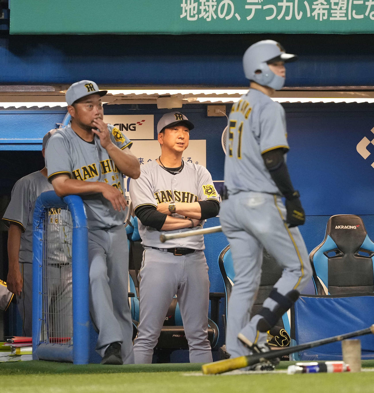 ヤクルト対阪神　敗戦で浮かない表情の藤川球児監督（撮影・井上学）