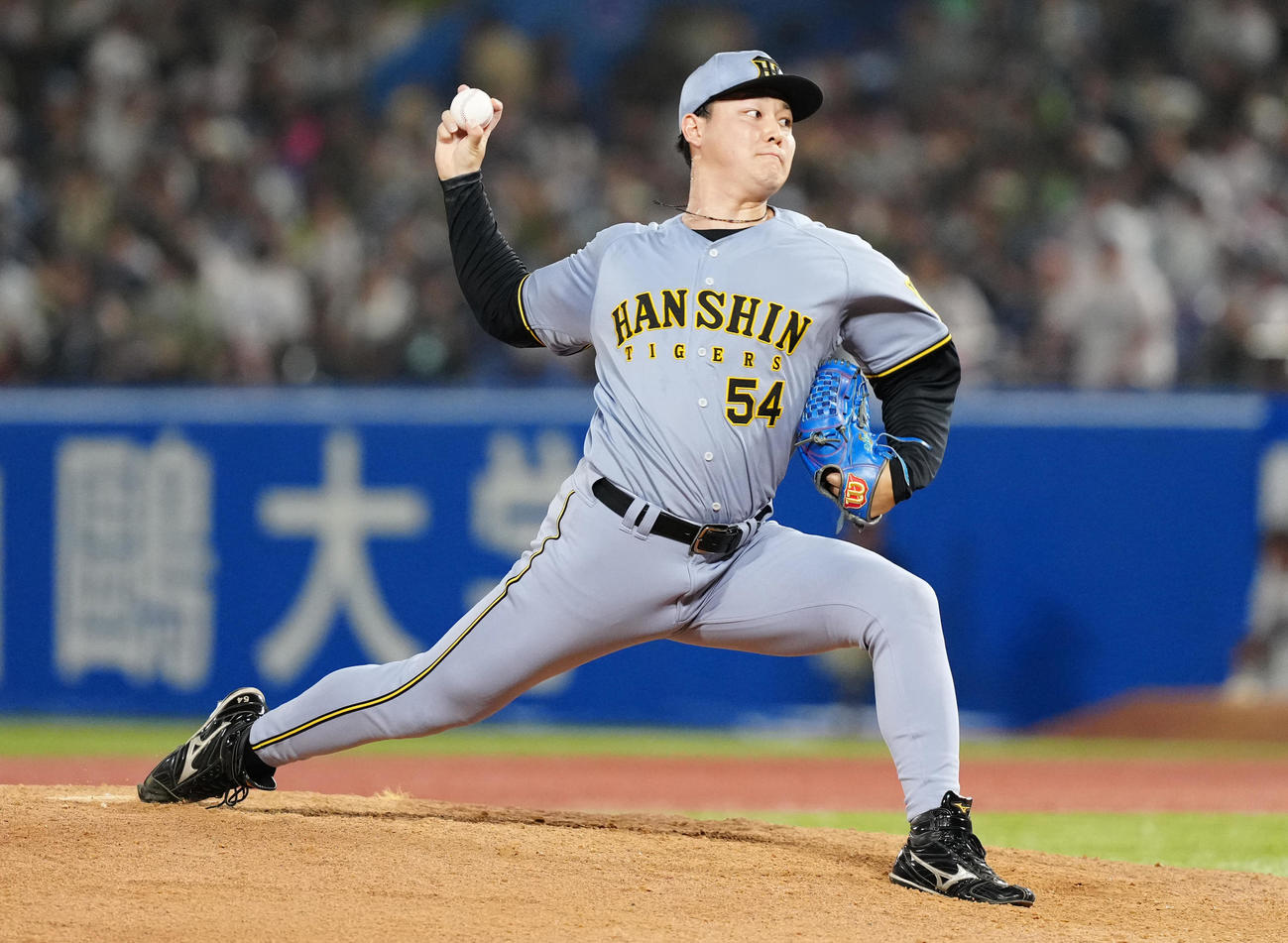 ヤクルト対阪神　7回裏から3番手で登板した阪神木下（撮影・鈴木みどり）