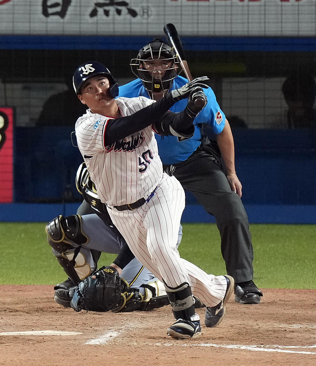 ヤクルト対阪神　8回裏ヤクルト無死二、三塁、左中間に3点本塁打を放つ北村恵（撮影・たえ見朱実）