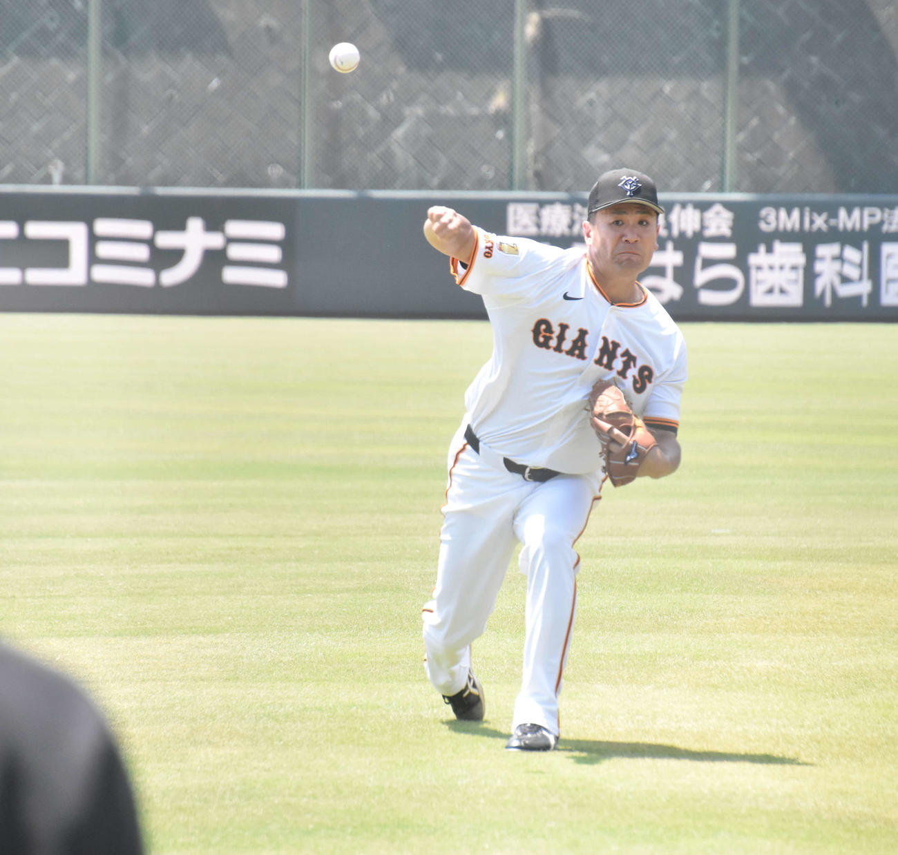 キャッチボールをする田中将大