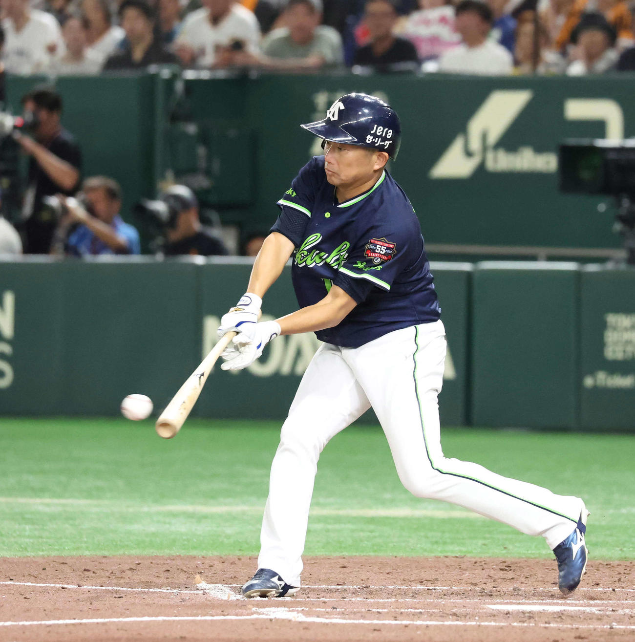 24年8月4日巨人戦で右前打を放ち、新人から23年連続安打の石川雅規