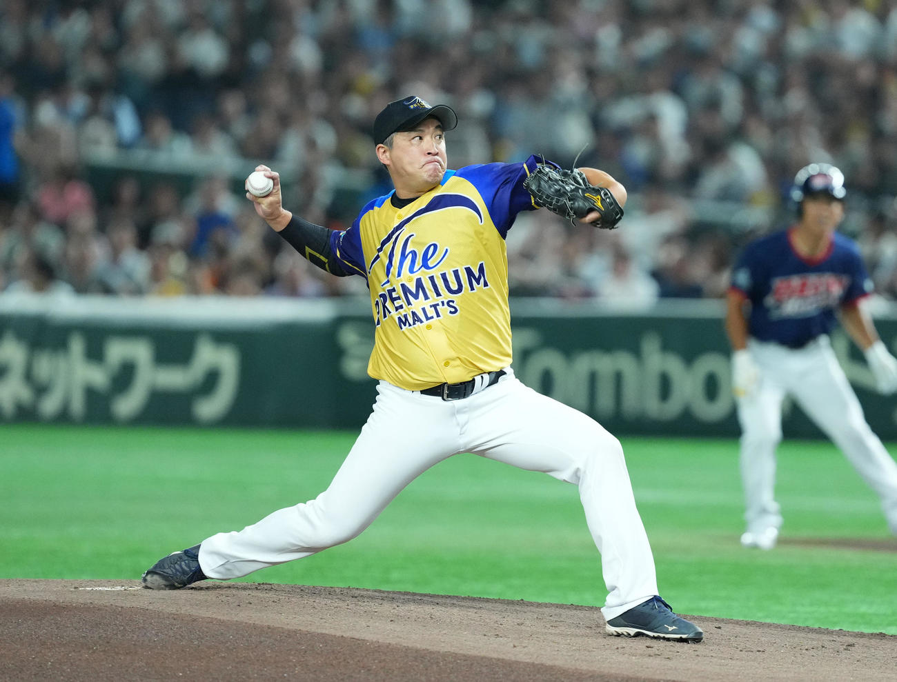 ザ・プレミアム・モルツ球団対ドリーム・ヒーローズ　ザ・プレミアム・モルツ球団先発の五十嵐亮太（撮影・菅敏）